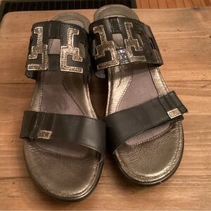 NAOT TREASURE WEDGE SANDAL SIZE 40 9 / 9.5  BLACK PATENT METALLIC SILVER PATTERN